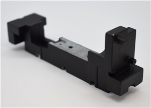 Chassis block (without decoder socket) for Class 08 Branchline model number 32-100.  our old part number 100-004